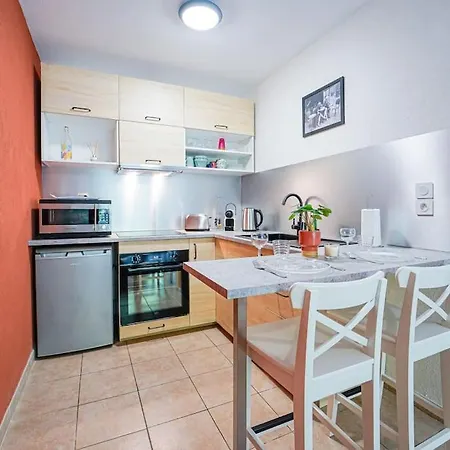 Apartment 10mn Parking Prive